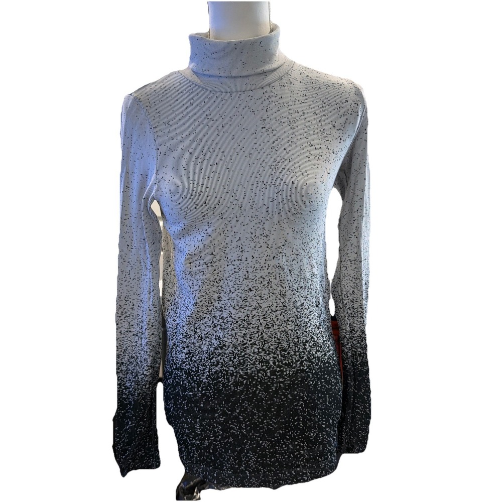 Athleta Flurry‎ Gradient Turtleneck Women's M White Black Athletic Ribbed Fitted